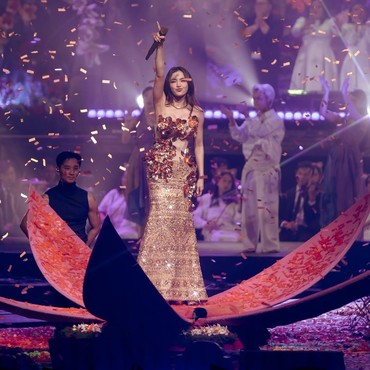 Mahalini 'Hadirkan' Mendiang Lina Jubaedah di Konsernya