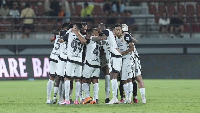 Persib, Borneo FC, dan Persija sedang bersaing ketat dalam perburuan gelar Super League 2025/2026. Dari ketiganya, siapa yang punya genetika juara?