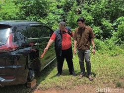 4 Ban Xpander Milik Warga Palembang Raib Saat Parkir, Mobil Diganjal Batu Bata