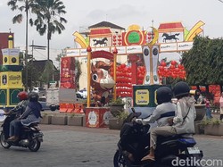 Ornamen Imlek-Ramadan Bersanding di Jalan Jenderal Sudirman Solo