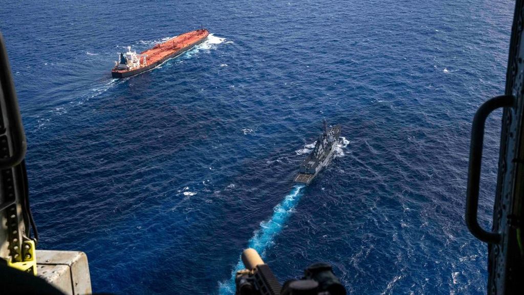 Timur Tengah Memanas, Kapal Tanker Diserang di Lepas Pantai Oman