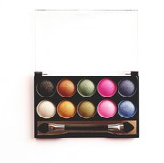 Warna Eyeshadow Paling Cocok untuk Neutral Undertone