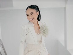 Amalan Ayat Suci yang Jadi Rahasia Awet Muda Yuni Shara