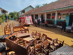 Munggahan Pilu di Ciamis, Warga Sibuk Bersihkan Lumpur