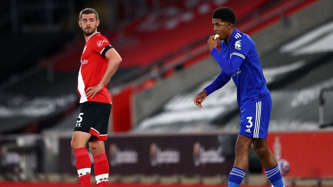 Liga Inggris bakal menyesuaikan bulan puasa dengan menerapkan peraturan Ramadan breaks atau rehat di tengah laga untuk buka puasa.