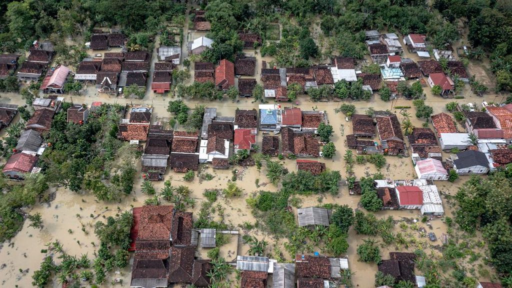 Banjir Kepung Semarang, Ribuan Warga Terdampak