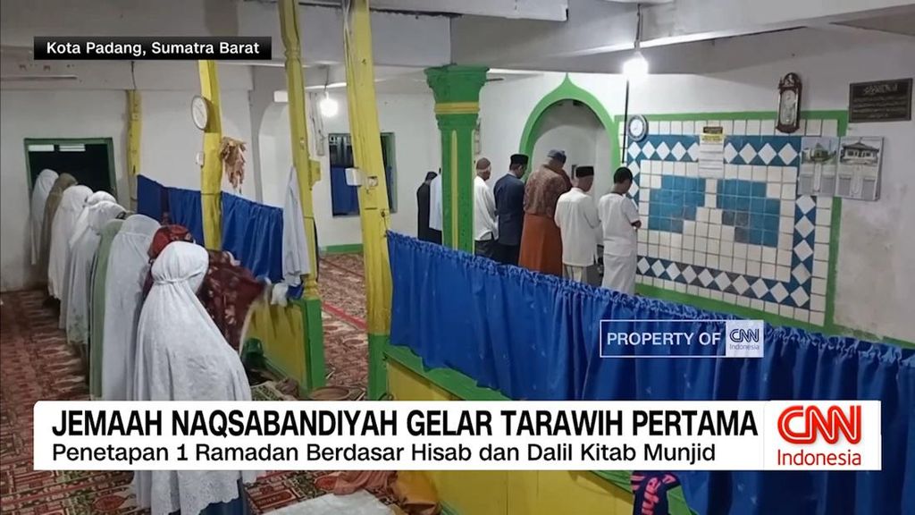 VIDEO: Jemaah Naqsabandiyah Gelar Tarawih Pertama