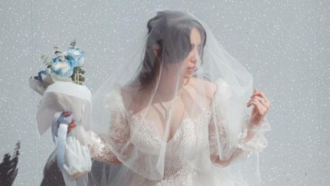 Dinikahi Gerald Situmorang, 7 Potret Detail Gaun Pengantin Ayushita Bergaya Dreamy