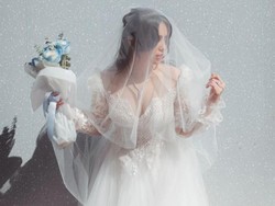 Dinikahi Gerald Situmorang, 7 Potret Detail Gaun Pengantin Ayushita Bergaya Dreamy