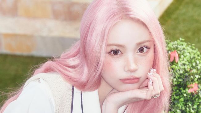 Visual Carmen Hearts2Hearts Dipuji Bak Boneka, Rambut Pink Curi Perhatian