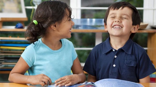 Ciri Kepribadian Anak yang Dijuluki Badut Kelas Menurut Studi