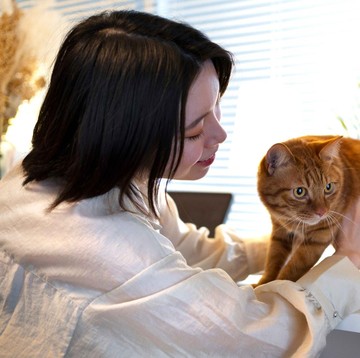 5 Ciri Kepribadian Orang yang Suka Ngobrol dengan Hewan Peliharaan