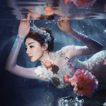 Wanita Tercantik Asia, 7 Foto Dilraba Dilmurat Aktris China Jadi Putri Duyung bak Bidadari