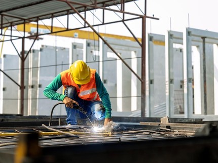 Dalil tentang Hukum Puasa bagi Pekerja Berat: Bolehkah Tidak Berpuasa karena Pekerjaan?