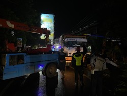 Truk Rem Blong Tabrak Sejumlah Kendaraan di Kota Batu, 4 Luka 1 Tewas