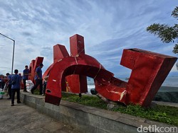 6 Fakta Kondisi Memprihatinkan Alun-alun Gadobangkong Sukabumi
