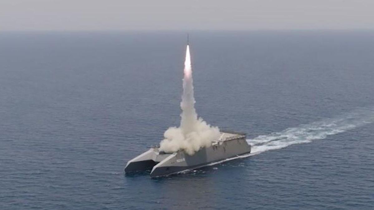 Iran Tutup Selat Hormuz: Kami Akan Bakar Siapa Saja yang Coba Melintas