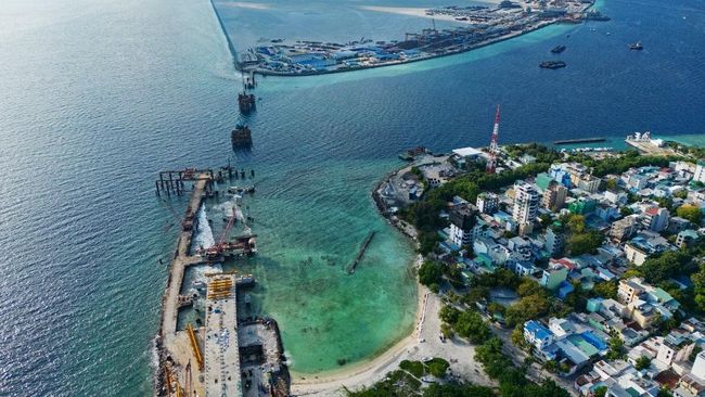 Maladewa akan memiliki 100 taksi air. Selain menunjang pariwisata, pengadaan ini bisa membantu Maladewa capai target netral karbon pada 2030.