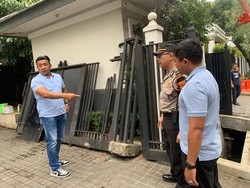 Sopir Mobil Penabrak Pagar Rumah JK di Jaksel Minta Mediasi