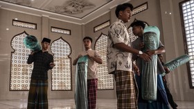 FOTO: Dulu Dihantam Ribuan Kayu Gelondongan, Masjid Aceh Kini Bangkit