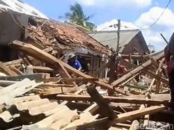 Duarrr! Ledakan Dahsyat Hancurkan Sejumlah Rumah di Situbondo