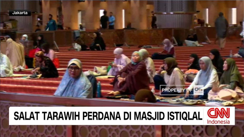 VIDEO: Salat Tarawih Perdana Digelar di Jakarta