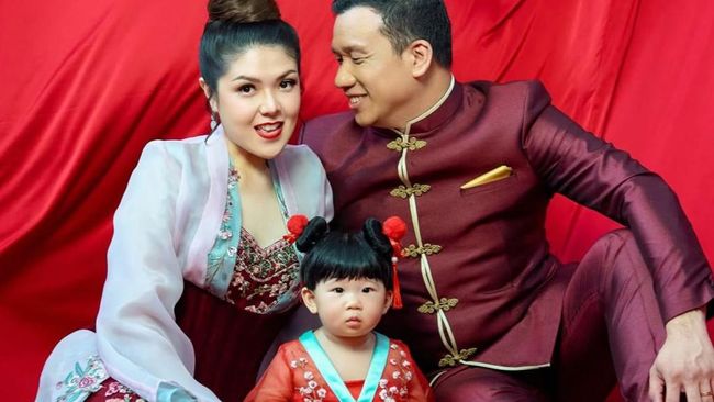 7 Potret Kehidupan Artis Cilik 90an Kini Sudah Punya Anak, Terbaru Ada Tina Toon