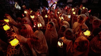 FOTO: Umat Islam di Penjuru Dunia Sambut Bulan Ramadhan
