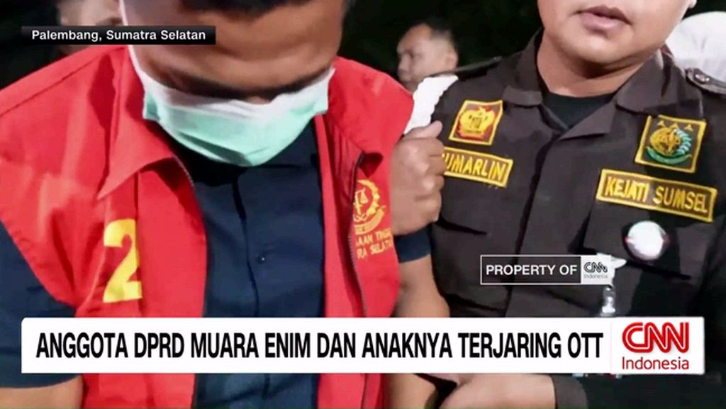 VIDEO: Anggota DPRD Muara Enim dan Anaknya Terjaring OTT