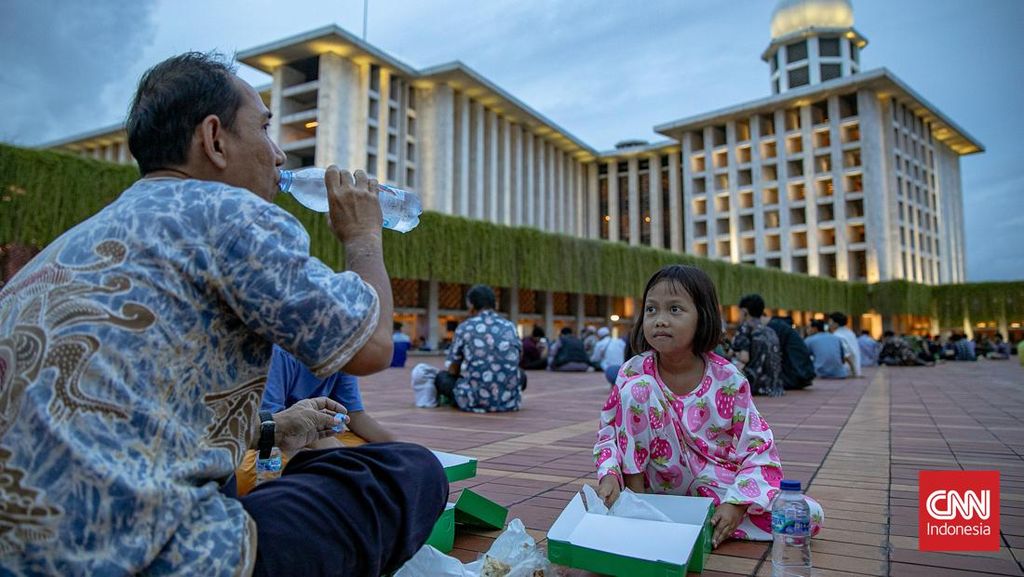 FOTO: Momen Berharga Buka Puasa Bersama 1 Ramadan 1447 H di Istiqlal