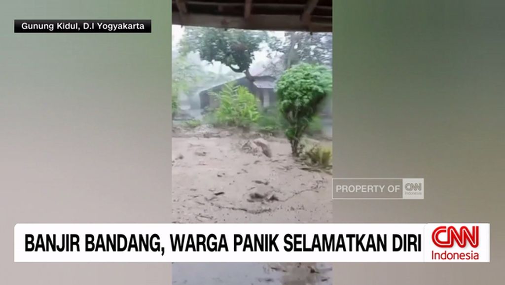 VIDEO: Banjir Bandang, Warga Panik Selamatkan Diri