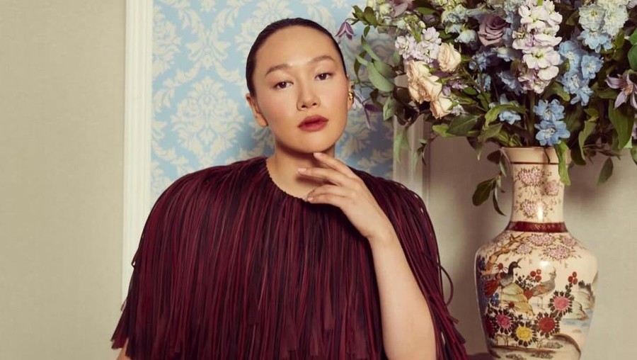 Bintangi 'Bridgerton 4&comma; Aktris Korea Selatan Yerin Ha Diduga Kena Rasis