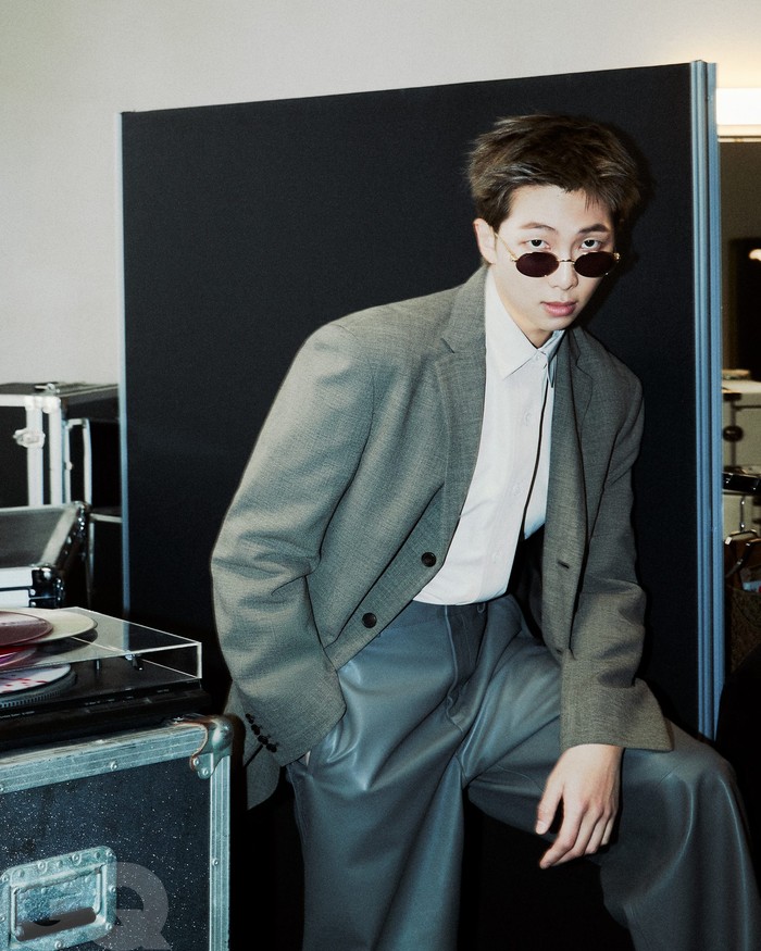 Dalam wawancara eksklusif bersama GQ, sang leader dengan nama panggung RM mengungkapkan bahwa hal terpenting bagi mereka saat ini adalah BTS telah kembali bersama dan mereka akan bertemu fans di seluruh dunia. / Foto: x.com/GQMagazine