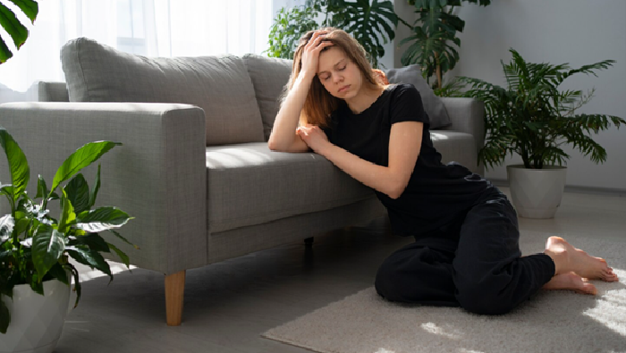 8 Kebiasaan Kecil yang Diam-Diam Menguras Energi Mentalmu