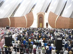 Hukum Salat Tarawih di Rumah Bareng Keluarga