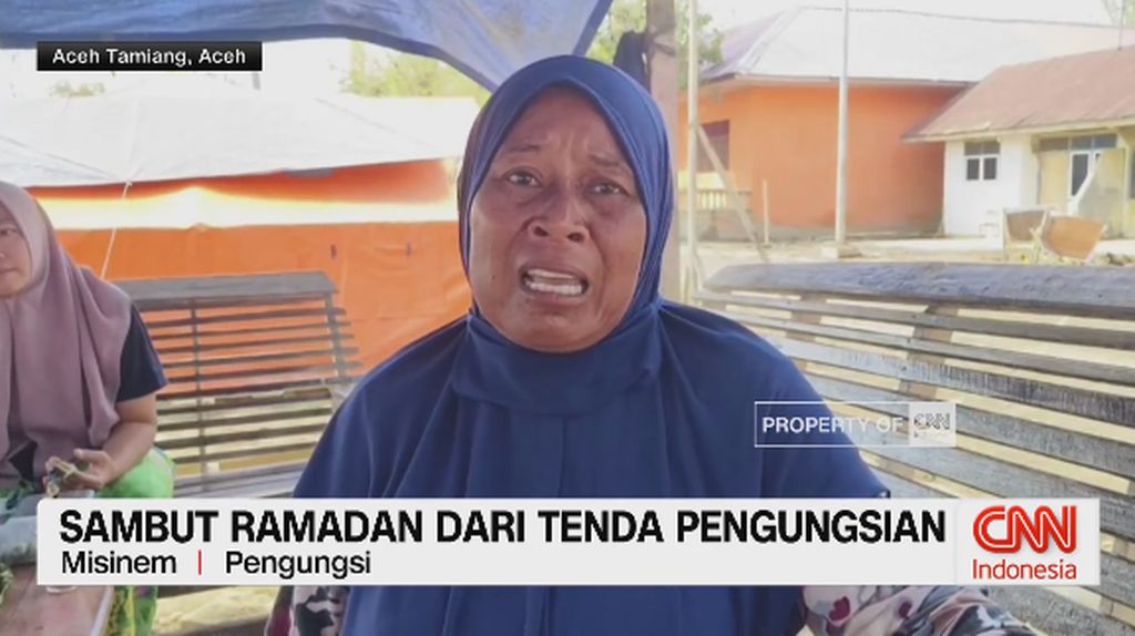 VIDEO: Ramadan di Pengungsian, Korban Banjir Tetap Jalani Tarawih