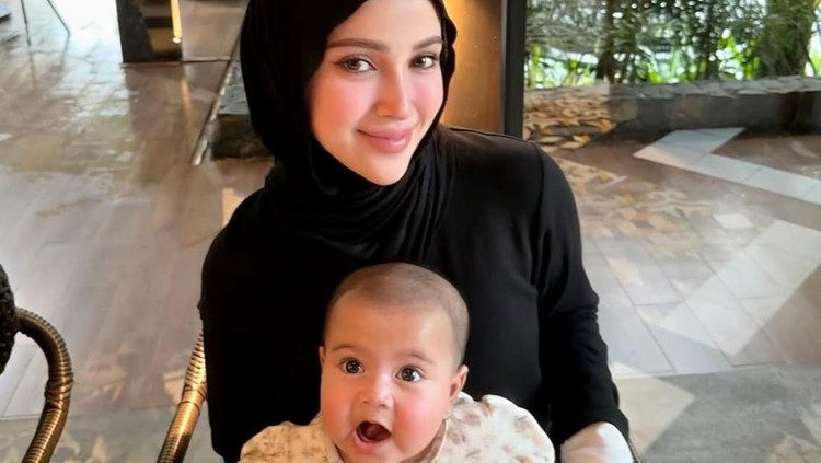 Potret Aisha Anak Selebgram Miskah dan Dokter Yislam