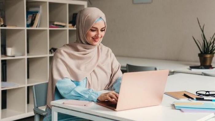 5 Tips Produktif Kerja Saat Puasa