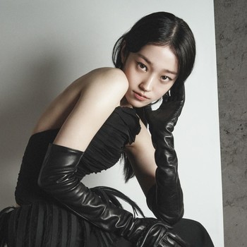 Balenciaga Perkenalkan Aktris Korea Roh Yoon Seo sebagai Brand Ambassador