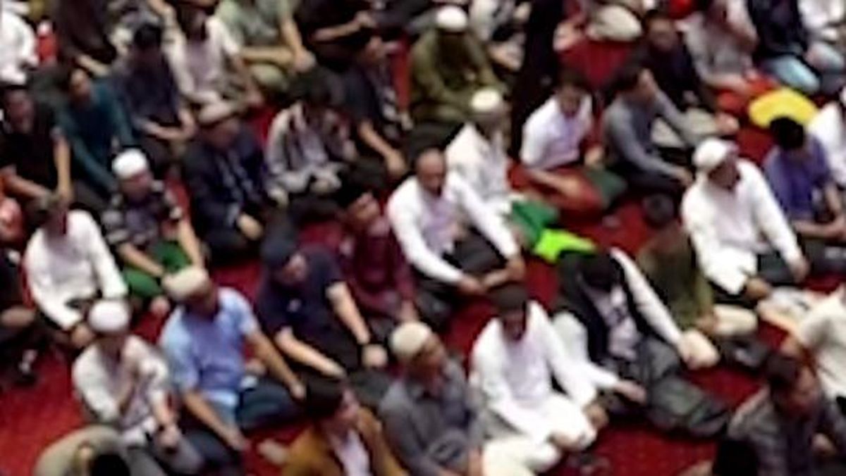 Momen Ribuan Warga Tarawih Pertama Ramadan 2026 Di Masjid Istiqlal