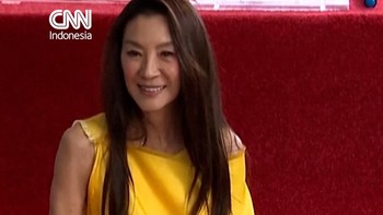 Momen Michelle Yeoh Raih Bintang Hollywood Walk of Fame