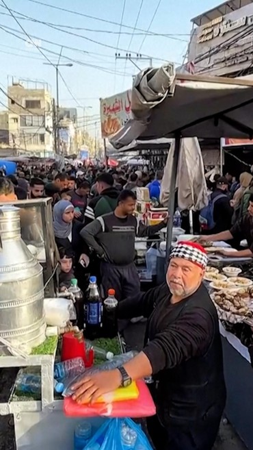 Pasar di Gaza Penuh Pembeli di Hari Pertama Ramadan