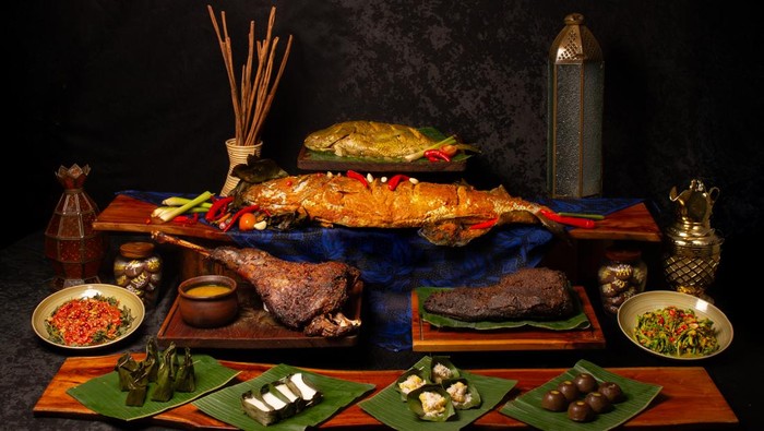 Rasa Legenda hadir dalam Kolaborasi makan malam 8-Hands Dinner ini menyatukan empat pakar kuliner ternama untuk merayakan kekayaan sejarah gastronomi Indonesia.