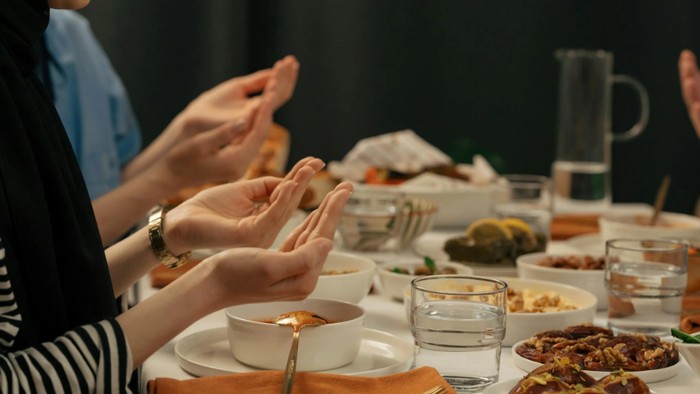 5 Tips Sahur untuk Penderita Asam Lambung Menurut Dokter