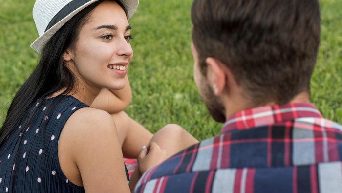 5 Zodiak yang Dikenal Paling Protektif 