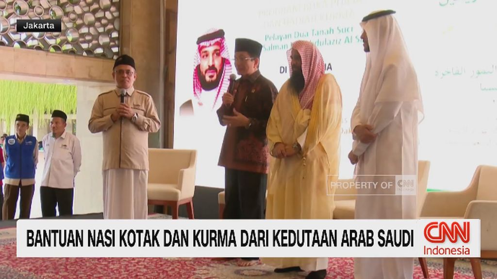 VIDEO: Bantuan Nasi Kotak dan Kurma dari Kedutaan Arab Saudi
