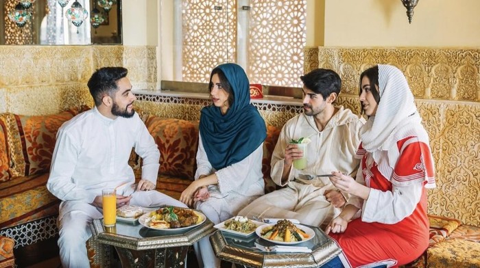 5 Cara Menjaga Energi Saat Harus Datang ke Banyak Bukber