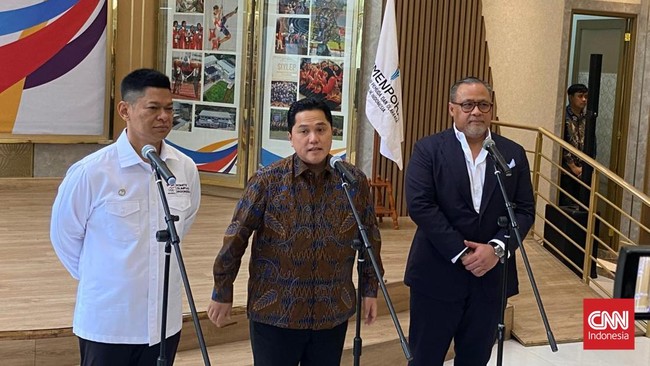 Erick Thohir berjumpa dengan Duta Besar Indonesia untuk Malaysia dan Ketua National Olympic Committee Indonesia di Kantor Kemenpora.