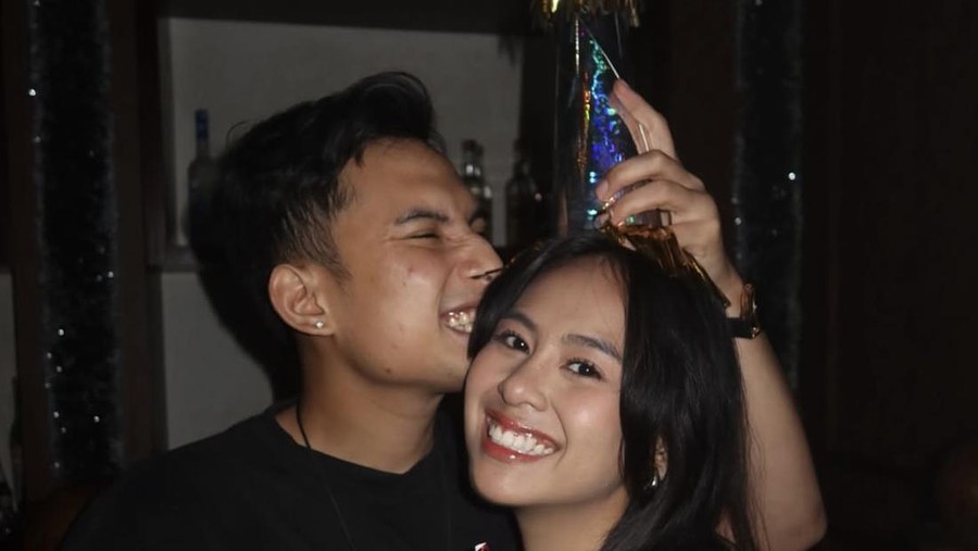 Foodies&excl; Ananda Zhafira&comma; Pacar Baru Okin Ternyata Hobi Jajan Makanan Viral