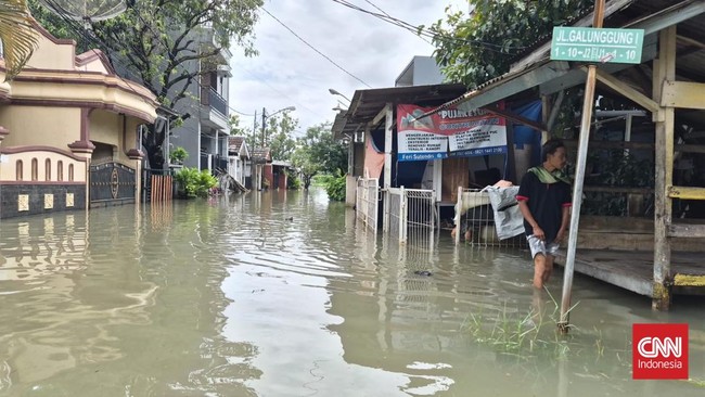 BPBD Kabupaten Tangerang melaporkan, banjir yang terjadi di wilayahnya semakin meluas hingga merendam 40 desa di 15 kecamatan pada Minggu (8/3) sore.